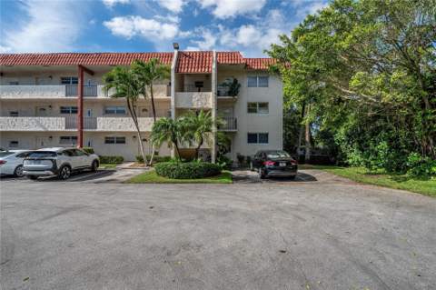 8901 S Hollybrook Boulevard #201, Pembroke Pines FL - photo 20 of 74