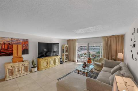 700 Layne Boulevard #301, Hallandale Beach FL - photo 15 of 53