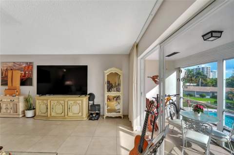 700 Layne Boulevard #301, Hallandale Beach FL - photo 19 of 53