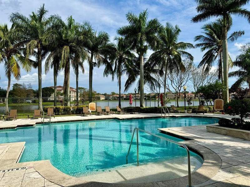 3 bedroom Condominium at 4101 San Marino Boulevard #108, Emerald Isle, West Palm Beach — photo 2