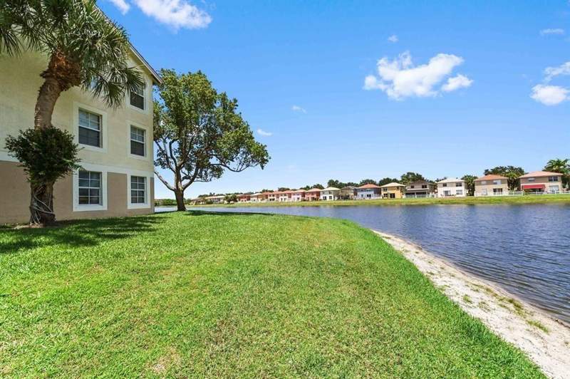 3 bedroom Condominium at 4101 San Marino Boulevard #108, Emerald Isle, West Palm Beach — photo 4