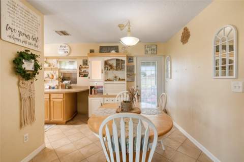 118 SW Ray Avenue, Port St. Lucie FL - photo 9 of 32