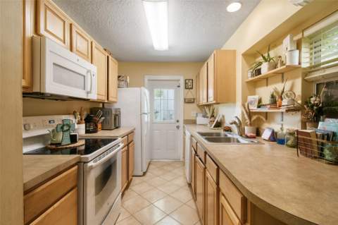 118 SW Ray Avenue, Port St. Lucie FL - photo 10 of 32
