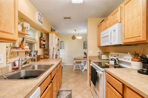 118 SW Ray Avenue, Port St. Lucie FL - photo 13 of 32