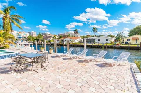2732 NE 10th Street, Pompano Beach FL - photo 11 of 54