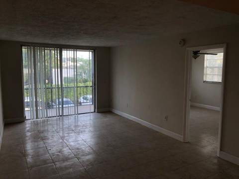 7300 NW 17th Street #201, Plantation FL - photo 6 of 11