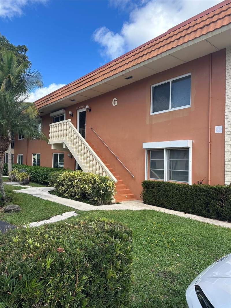 1 bedroom Condominium at 119 NE 19th Court #215 G, Manor Grove Village Two, Wilton Manors — photo 3
