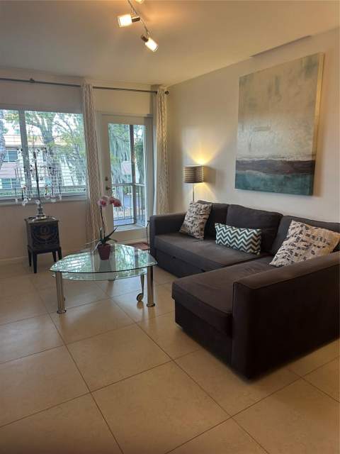 119 NE 19th Court #215 G, Wilton Manors FL - photo 6 of 25