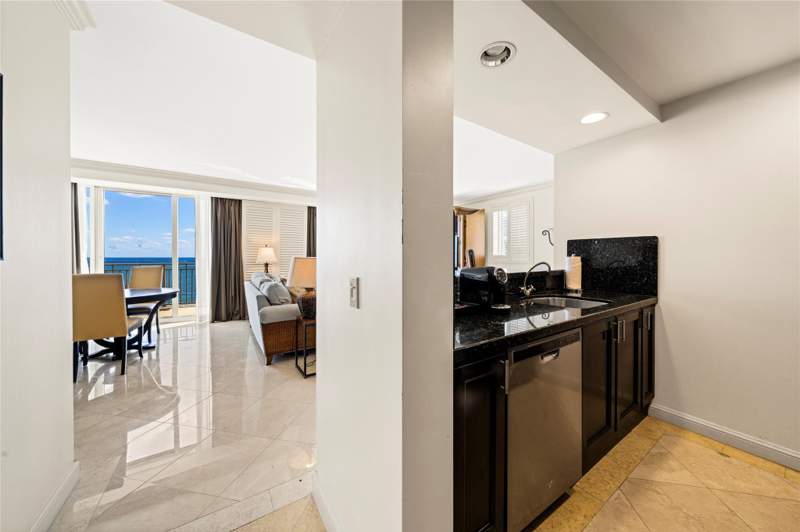1 bedroom Condominium at 601 N Ft Lauderdale Bch Boulevard #1008, The Atlantic Hotel Condo, Fort Lauderdale — photo 5