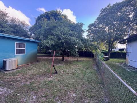 924 NW 14 Court, Fort Lauderdale FL - photo 8 of 9