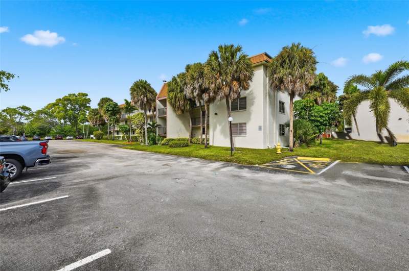 3 bedroom Condominium at 7500 NW 17th Street #110, Omega, Plantation — photo 2