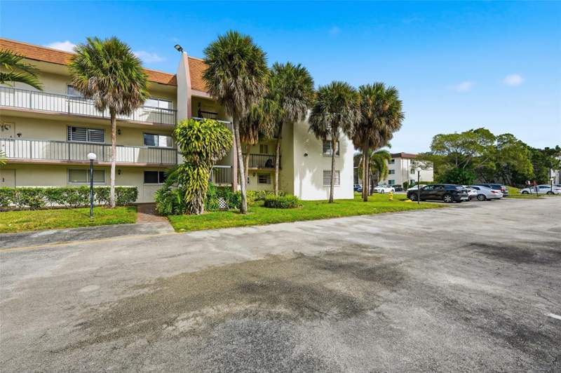 3 bedroom Condominium at 7500 NW 17th Street #110, Omega, Plantation — photo 3