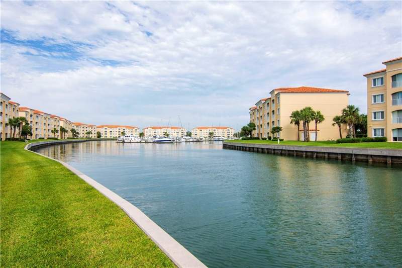 2 bedroom Condominium at 19 Harbour Isle Drive #106, Harbour Isle West, Hutchinson Island — photo 2