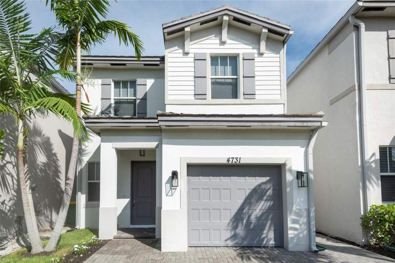 3 bedroom Single Family Residence at 4731 NW 48th Terrace, Trails At Central Parc 18, Tamarac — photo 2