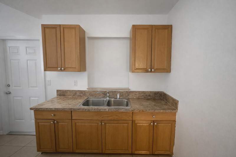 3 bedroom Single Family Residence at 1225 NW 10th Place, Lauderdale Manors Add 30-, Fort Lauderdale — photo 3