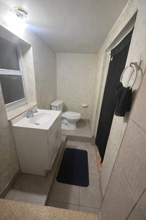 1225 NW 10th Place, Fort Lauderdale FL - photo 7 of 12
