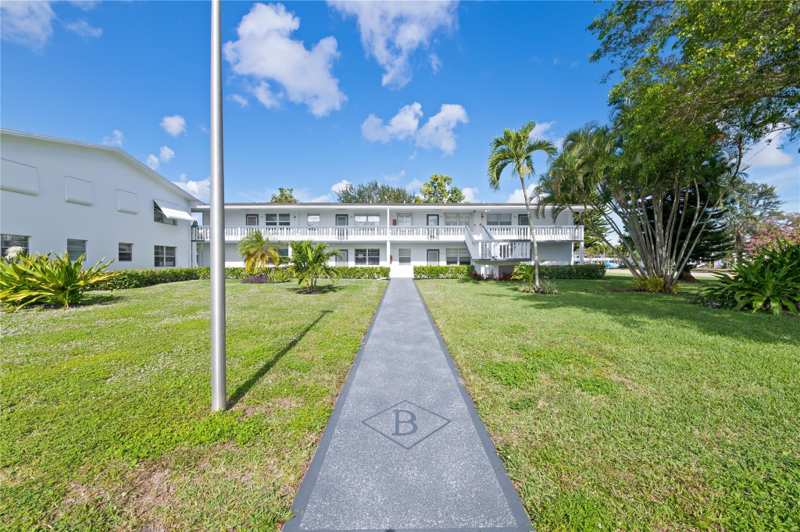 1 bedroom Condominium at 39 Prescott B #39, Century Village, Deerfield Beach — photo 1