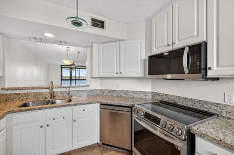 115 Lake Emerald Drive #403, Oakland Park FL - photo 21 of 38
