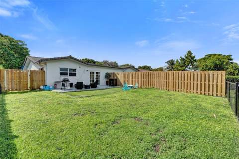4017 Woodside Drive, Coral Springs FL - photo 19 of 37