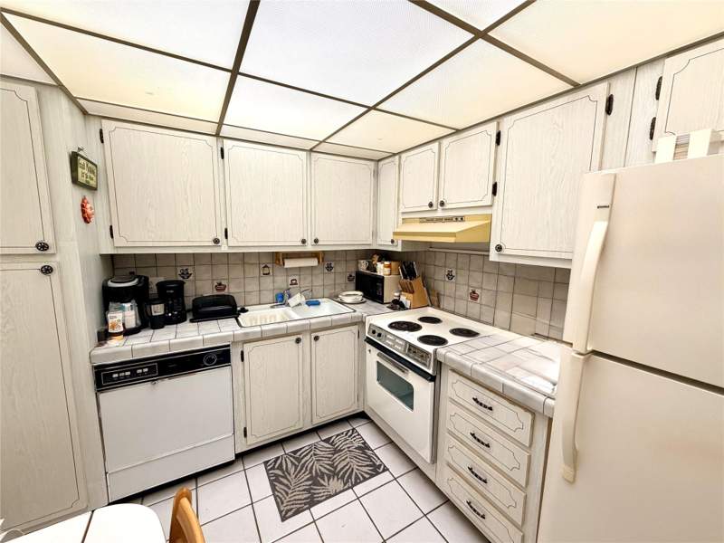 2 bedroom Condominium at 136 S Cypress Road #317, Cypress Park, Pompano Beach — photo 4