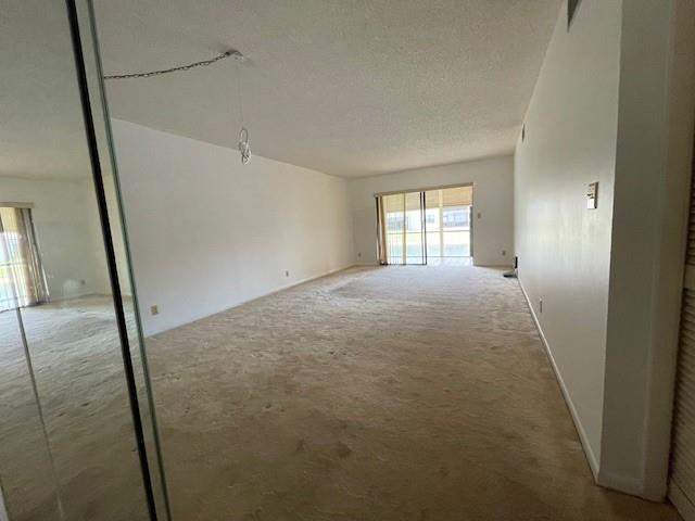 2 bedroom Condominium at 6080 N Sabal Palm Boulevard #103, Lake of Carriage Hills, Tamarac — photo 3