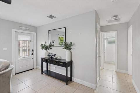 4805 NW 25th Terrace, Fort Lauderdale FL - photo 8 of 21