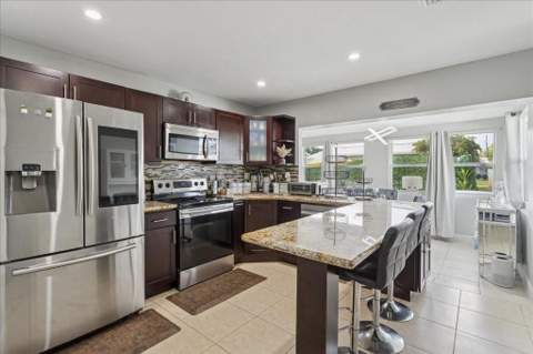 4805 NW 25th Terrace, Fort Lauderdale FL - photo 11 of 21