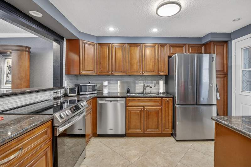 2 bedroom Condominium at 3050 NE 16th Avenue #207, River Terrace, Oakland Park — photo 2