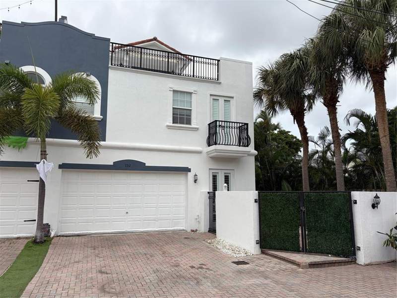 3 bedroom Townhouse at 732 NE 15th Avenue, Victoria Park, Fort Lauderdale — photo 4