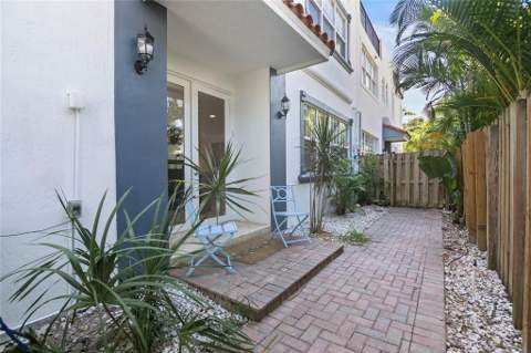 732 NE 15th Avenue, Fort Lauderdale FL - photo 6 of 48