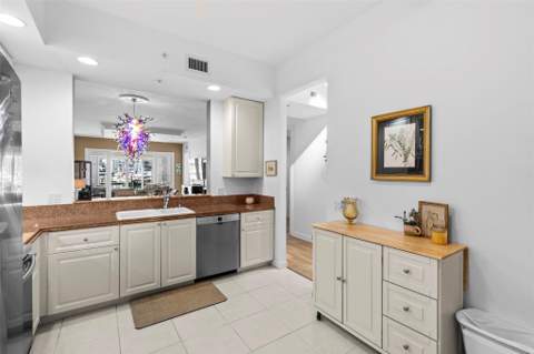 9 Harbour Isle Drive #102, Hutchinson Island FL - photo 7 of 37