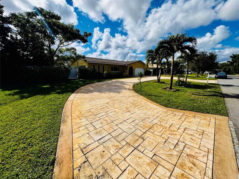 4 bedroom Single Family Residence at 8306 NW 36th Street, Coral Spgs II 59-49 B, Coral Springs — photo 3