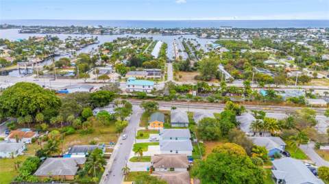 416 NE 12th Avenue, Boynton Beach FL - photo 8 of 43