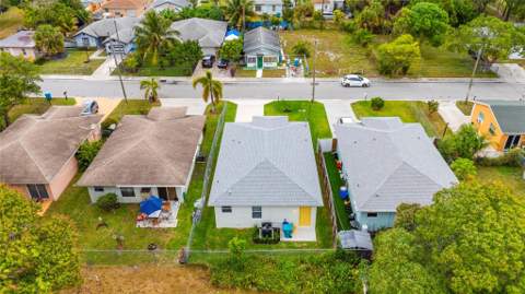 416 NE 12th Avenue, Boynton Beach FL - photo 13 of 43
