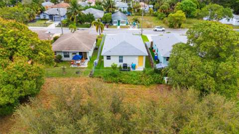 416 NE 12th Avenue, Boynton Beach FL - photo 14 of 43