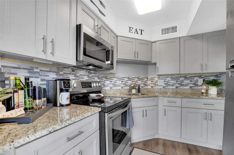 1 bedroom Stock Cooperative at 2161 NE 42nd Court #215, Venetian Park, Lighthouse Point — photo 5