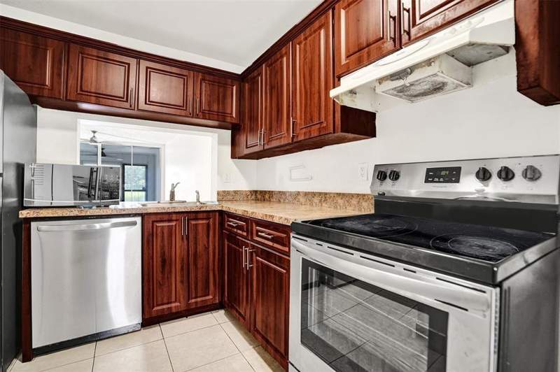 2 bedroom Condominium at 9440 Poinciana Place #101, Pine Island Ridge, Davie — photo 3