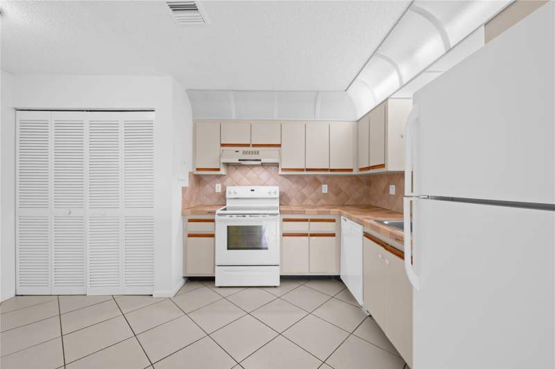3 bedroom Condominium at 3574 NW 95th Terrace #8q, Grenadier Lakes, Sunrise — photo 4