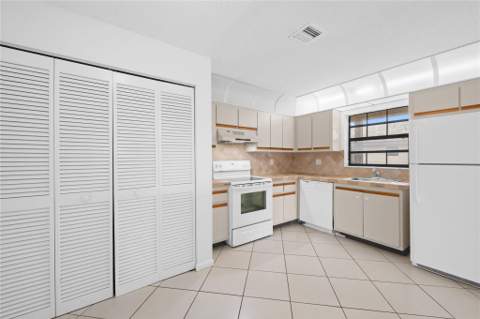 3574 NW 95th Terrace #8q, Sunrise FL - photo 6 of 25