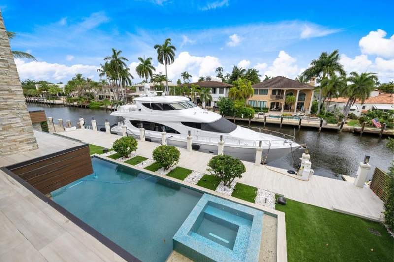 5 bedroom Single Family Residence at 2437 Delmar Place, Gould Island 15-62 B, Fort Lauderdale — photo 3
