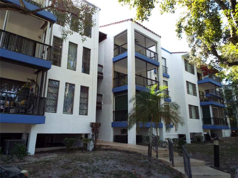 3 bedroom Condominium at 6060 S Falls Circle Drive #225, The Falls Of Inverrary, Lauderhill — photo 1