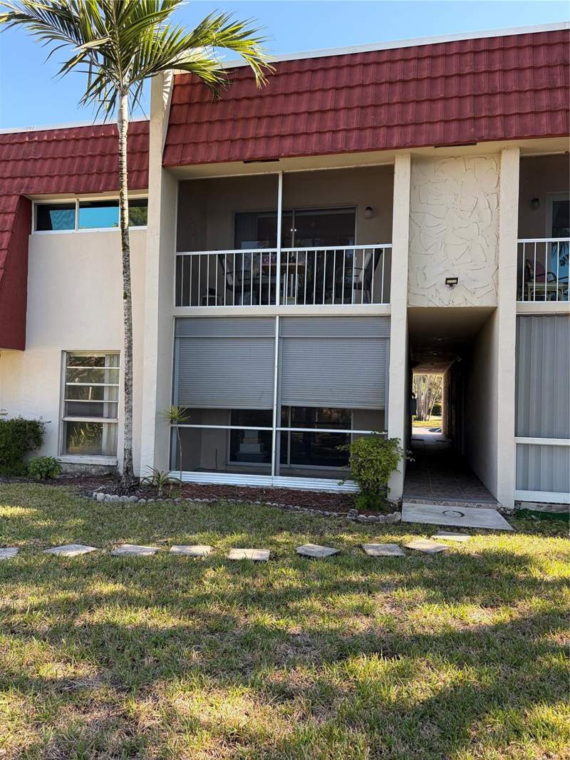 2 bedroom Condominium at 21 Jacaranda Drive #121, Entrada, Plantation — photo 4