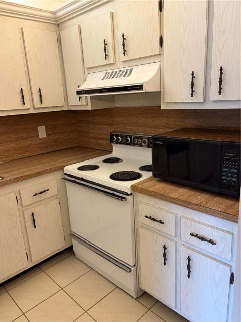 21 Jacaranda Drive #121, Plantation FL - photo 11 of 30