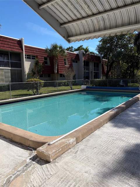 21 Jacaranda Drive #121, Plantation FL - photo 22 of 30