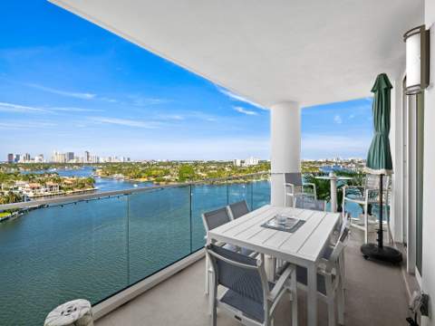 3055 Harbor Drive #1402, Fort Lauderdale FL - photo 7 of 40