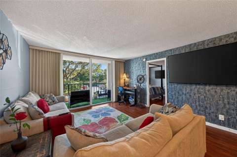 1800 N Andrews Avenue #2F, home for sale on N Andrews Avenue