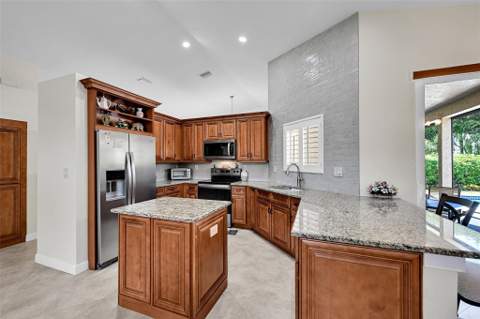4910 NW 104th Avenue, Coral Springs FL - photo 7 of 40