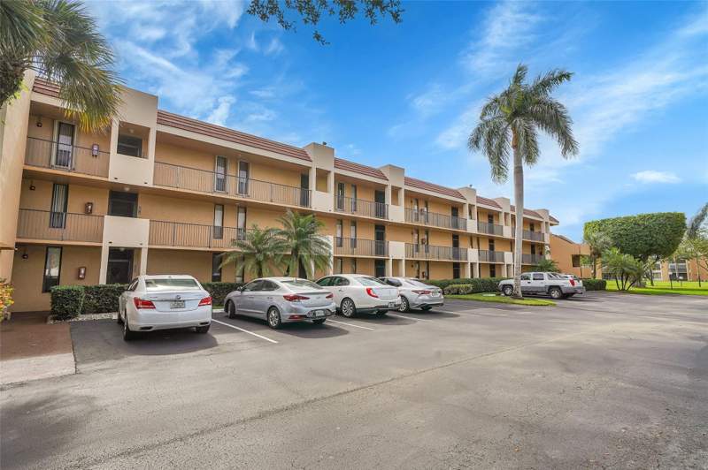 2 bedroom Condominium at 3909 N Ocean Boulevard #108, Top Of The Mile South, Fort Lauderdale — photo 2