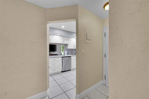 3909 N Ocean Boulevard #108, Fort Lauderdale FL - photo 7 of 37