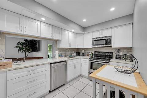 3909 N Ocean Boulevard #108, Fort Lauderdale FL - photo 8 of 37